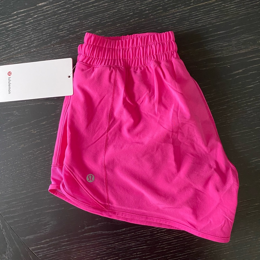 SONIC PINK Lululemon Hotty hot 4” shorts